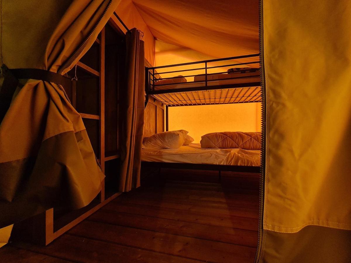 Camping A La Ferme - Hebergements Insolites Cerisy-la-Foret ภายนอก รูปภาพ