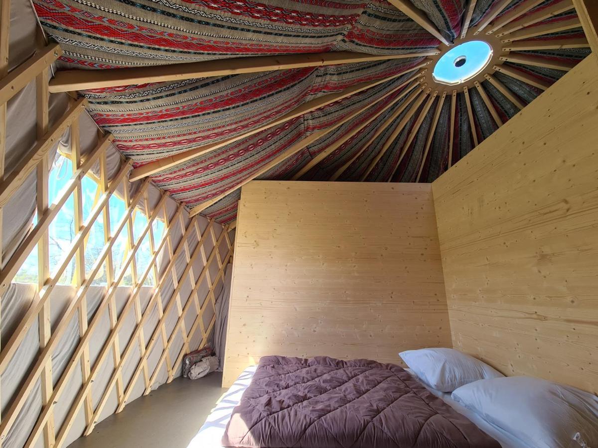 Camping A La Ferme - Hebergements Insolites Cerisy-la-Foret ภายนอก รูปภาพ
