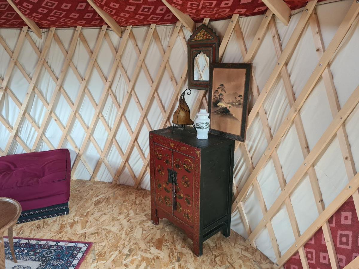 Camping A La Ferme - Hebergements Insolites Cerisy-la-Foret ภายนอก รูปภาพ