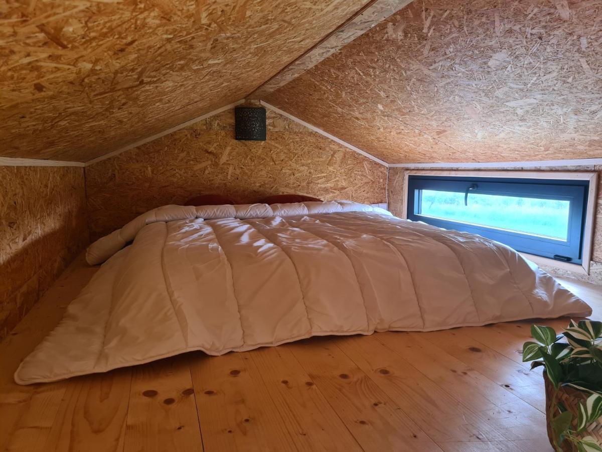 Camping A La Ferme - Hebergements Insolites Cerisy-la-Foret ภายนอก รูปภาพ