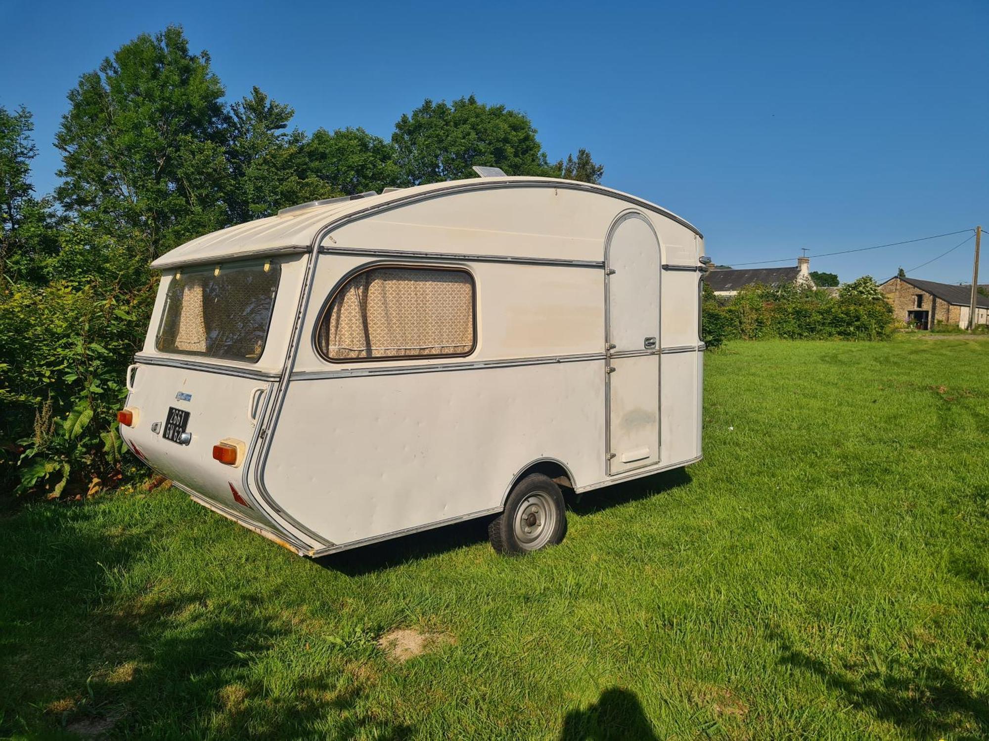 Camping A La Ferme - Hebergements Insolites Cerisy-la-Foret ภายนอก รูปภาพ